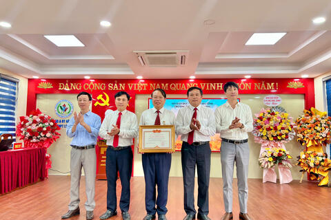 Trường THPT Lý Tự Trọng tổ chức hội nghị cán bộ, viên chức, người lao động triển khai nhiệm vụ năm học 2025 - 2026